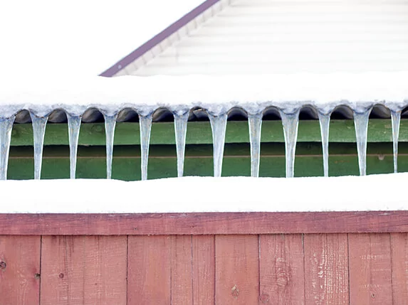 odśnieżanie dachów firma