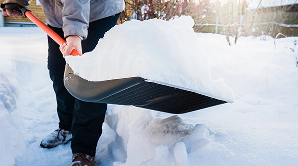 odśnieżanie dachów