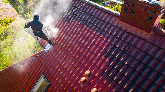 Mycie dachu pod ciśnieniem