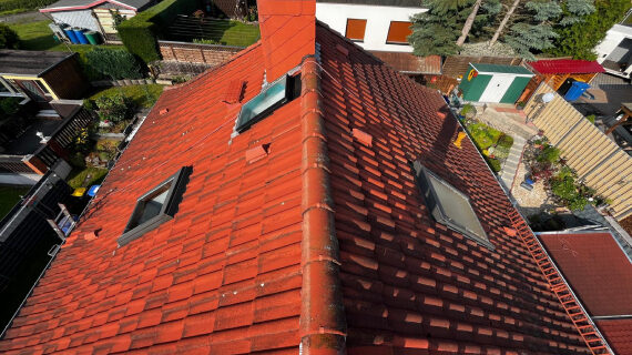 Mycie i malowanie dachów w Zwickau - efekty przed Mycie i malowanie dachu w Zwickau