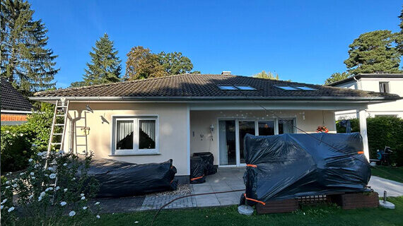 Dach przed czyszczeniem i dwukrotnym malowaniem - Magdeburg Malowanie dachu Magdeburg