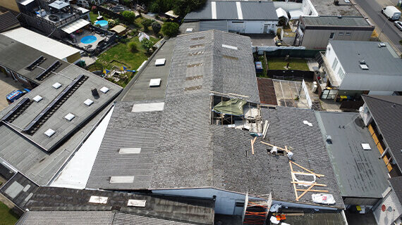 Stary dach do wymiany w Übach-Palenberg