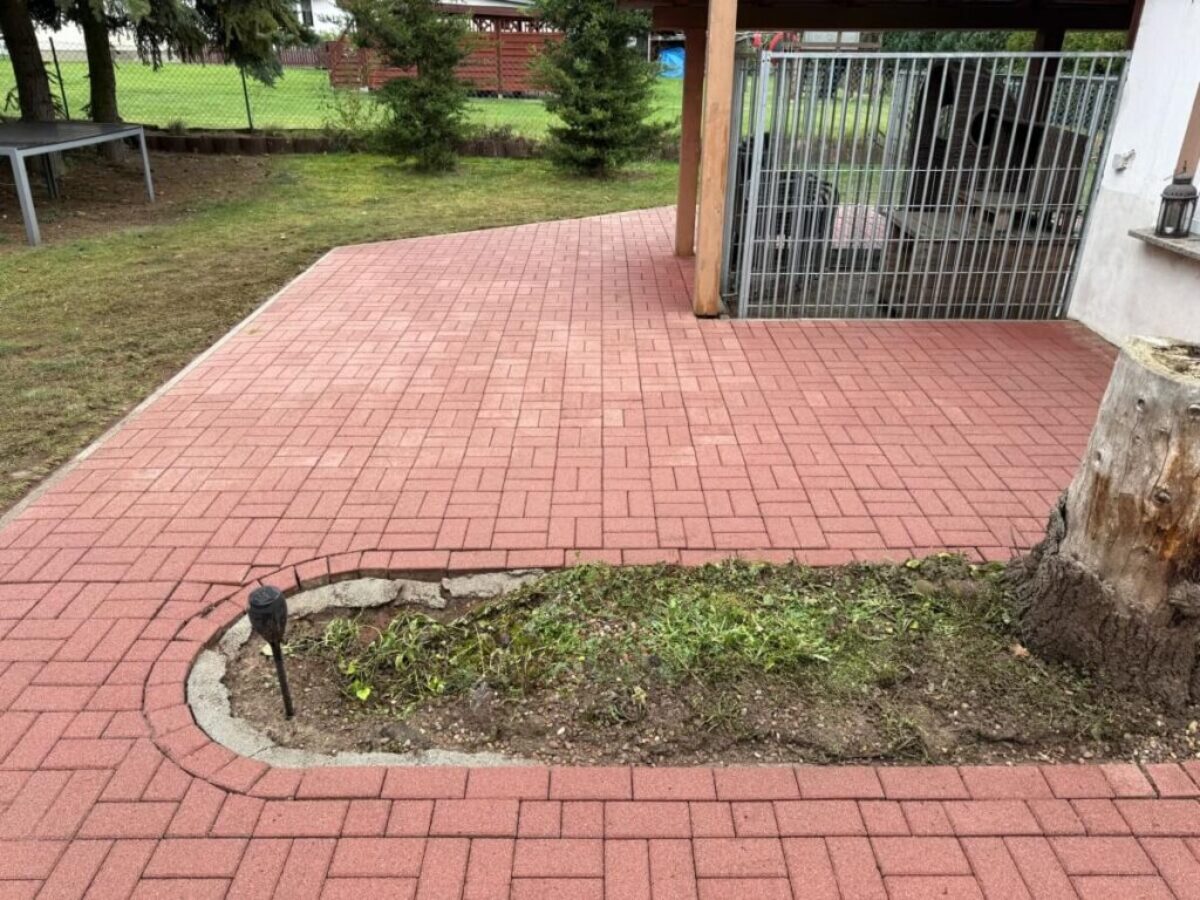 Po czyszczeniu kostki brukowej Po czyszczeniu kostki brukowej