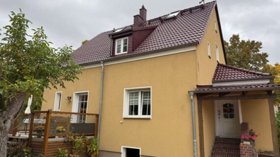 Po myciu i malowaniu dachu - Roskow Mycie i malowanie dachu w Roskow - przed i po