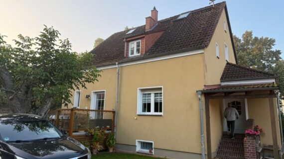 Przed myciem i malowaniem dachu - Roskow Mycie i malowanie dachu w Roskow - przed i po