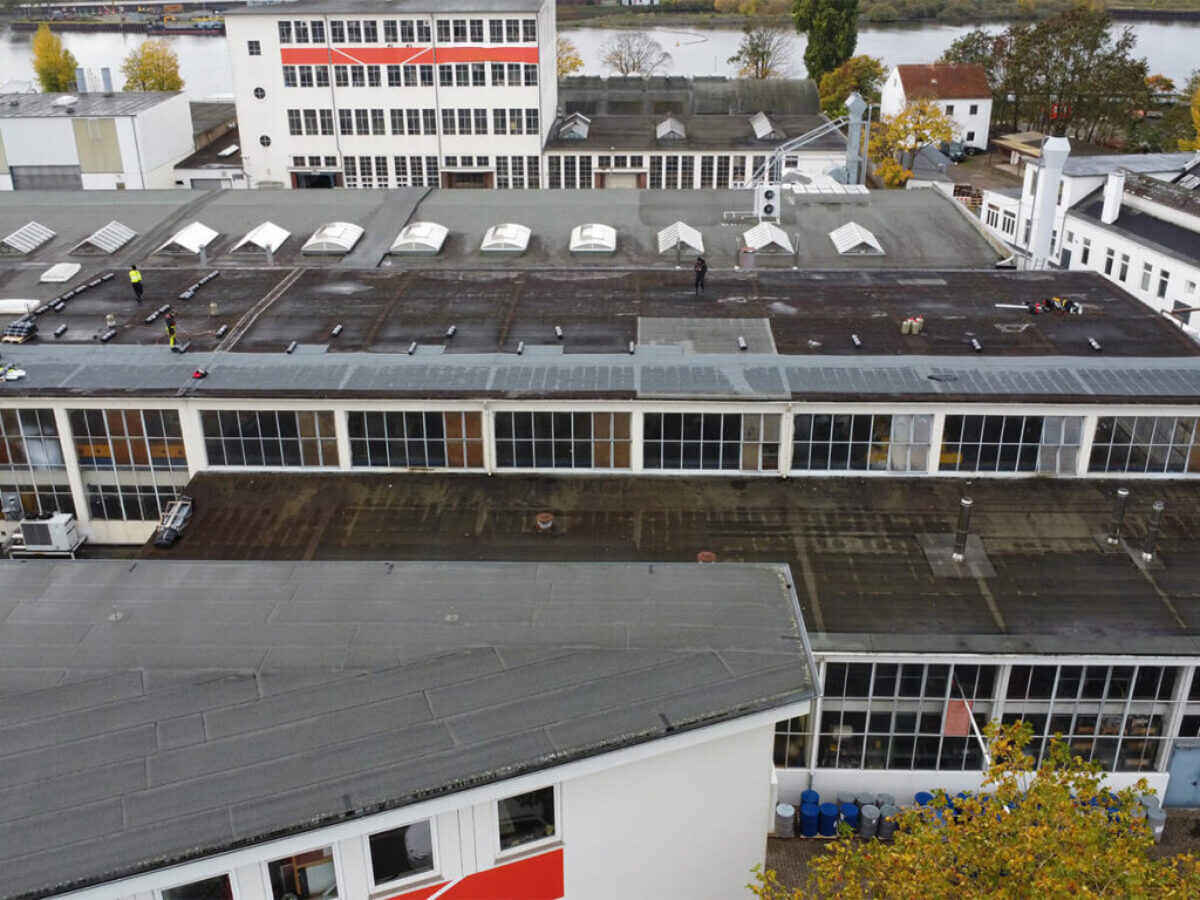 Dach przed renowacją w Bremen Dach przed renowacją w Bremen