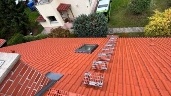 Po czyszczeniu dachu w Möser Möser - czyszczenie dachu przed i po