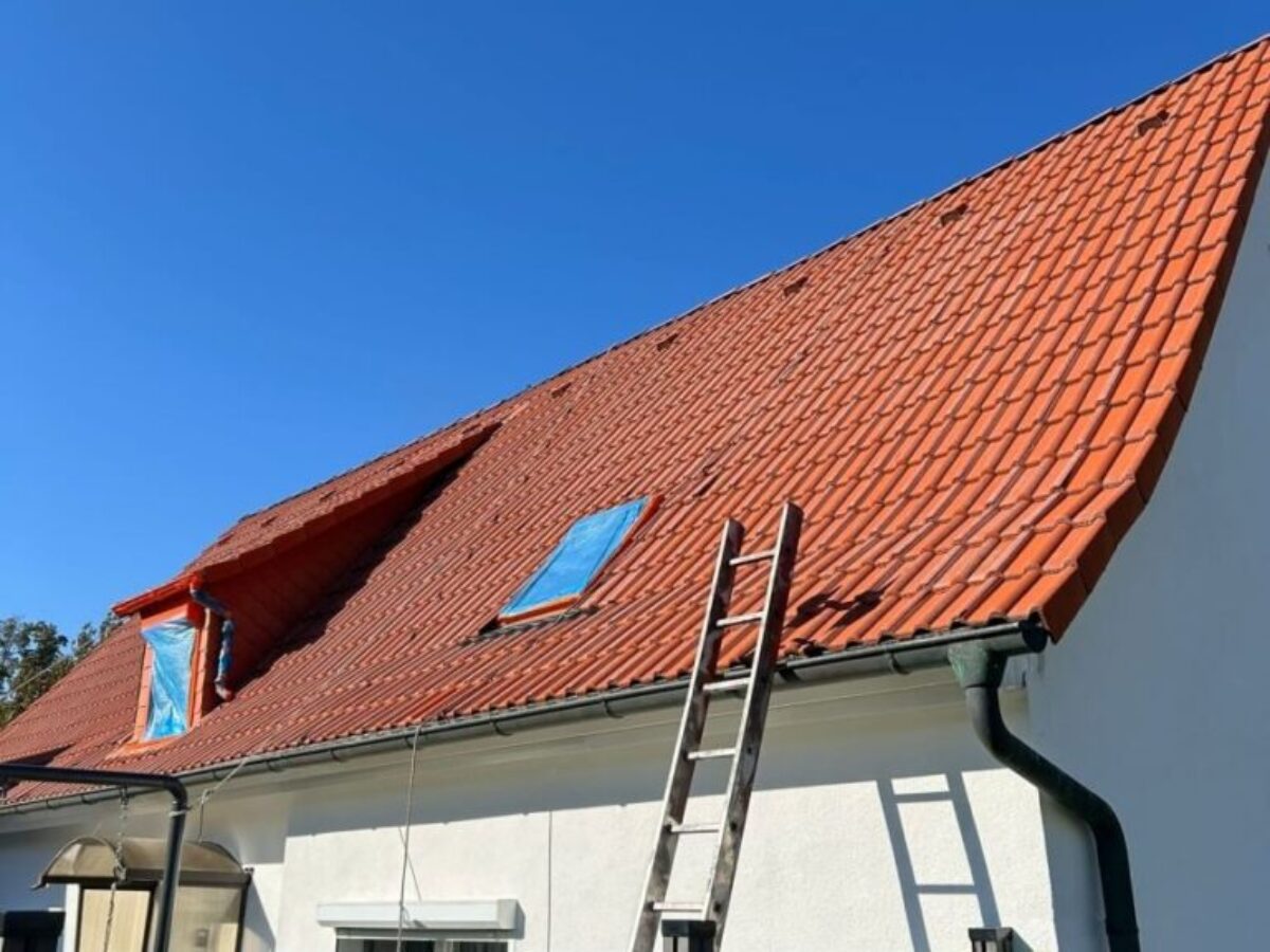 Przed malowaniem dachu w Krostitz