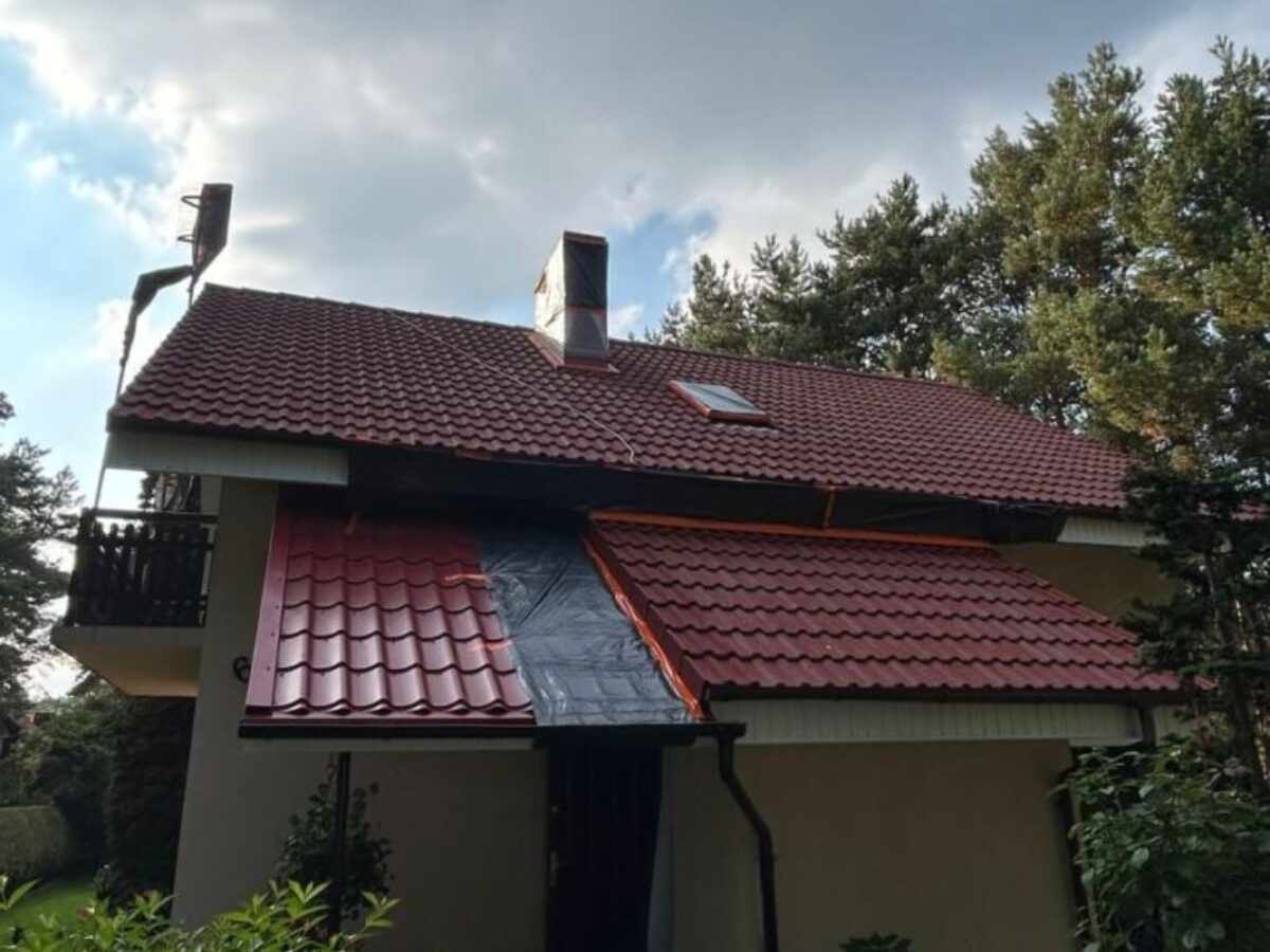 Stan przed malowaniem dachu w Jeziorna koło Nowej Soli 4 Stan przed malowaniem dachu w Jeziorna koło Nowej Soli