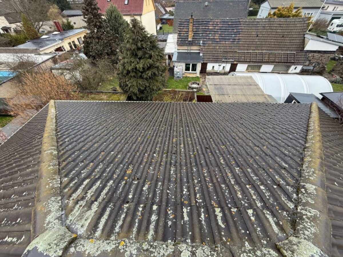 Przed czyszczeniem i impregnacją dachu - Bennewitz